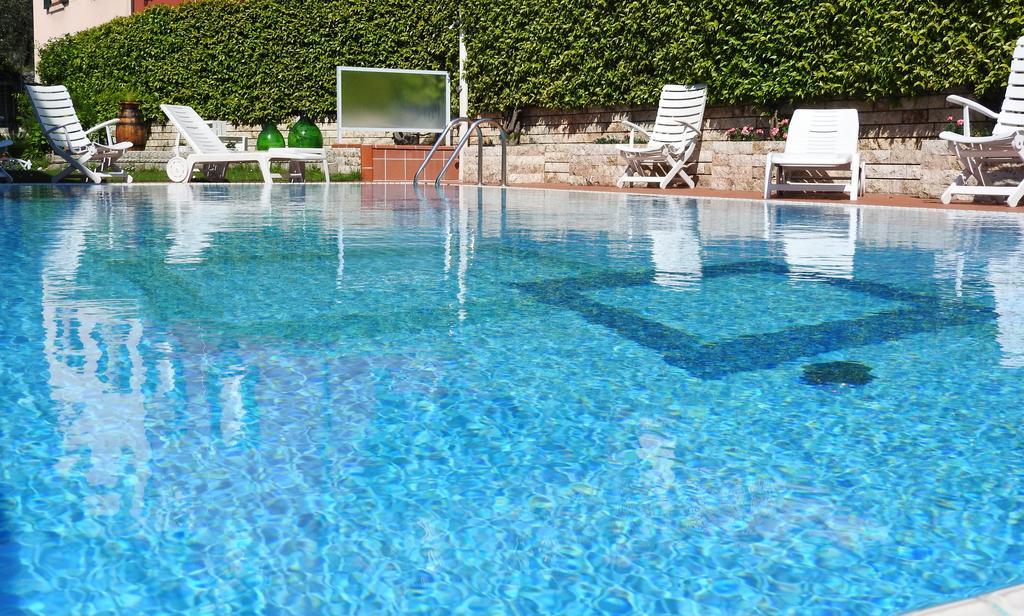 Villa Fiori Malcesine Bagian luar foto