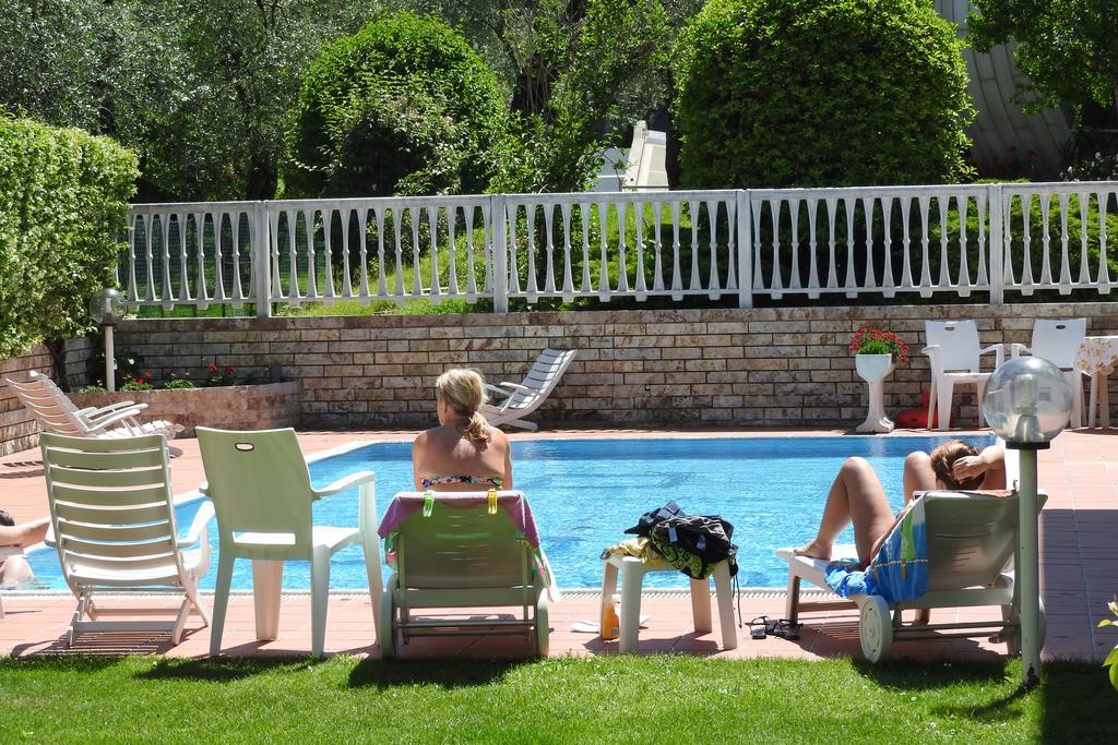 Villa Fiori Malcesine Bagian luar foto